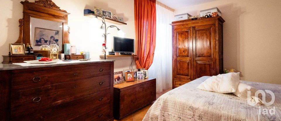 House 7 rooms of 129 m² in Signa (50058)