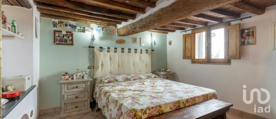 Apartment 6 rooms of 83 m² in Peccioli (56037)