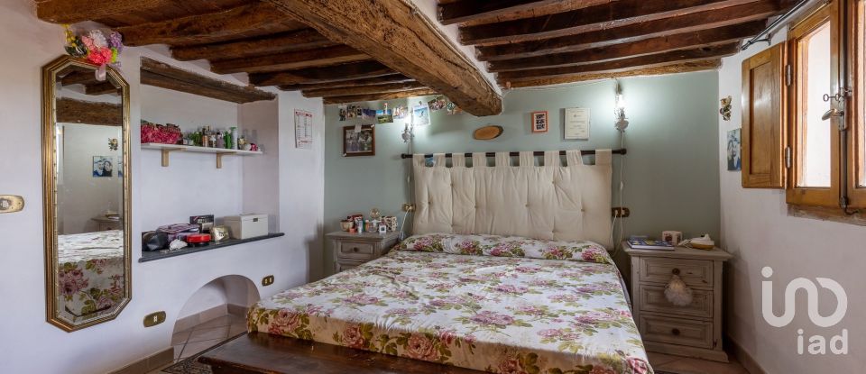 Apartment 6 rooms of 83 m² in Peccioli (56037)