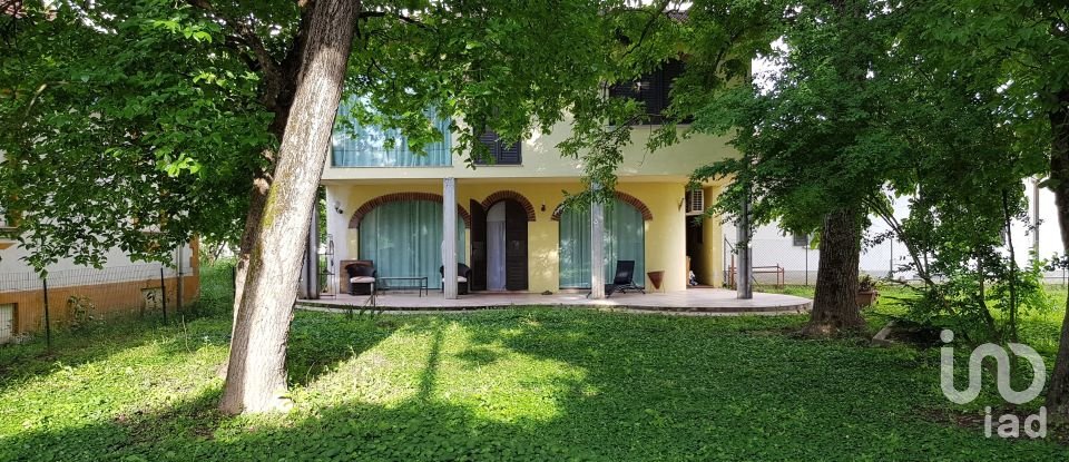 Casa indipendente / Villa 10 locali di 350 m² in Palestro (27030)