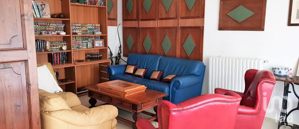 Casa indipendente / Villa 10 locali di 350 m² in Palestro (27030)