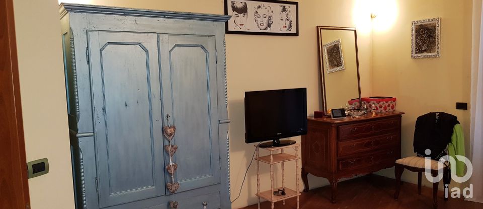 Casa indipendente / Villa 10 locali di 350 m² in Palestro (27030)