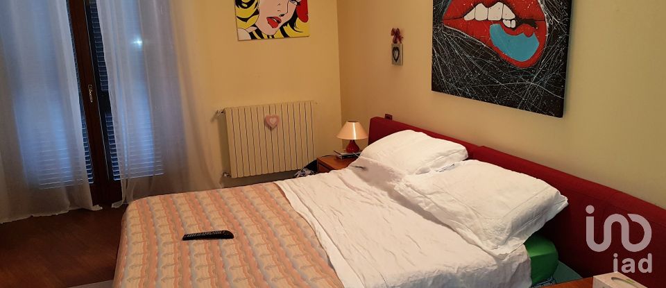 Casa indipendente / Villa 10 locali di 350 m² in Palestro (27030)