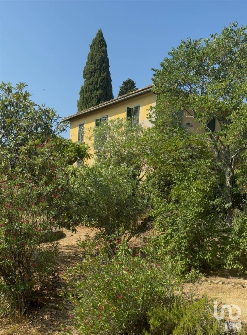 Casa indipendente 20 locali di 1.180 m² in Bucine (52020)