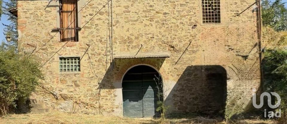 Casa indipendente 20 locali di 1.180 m² in Bucine (52020)