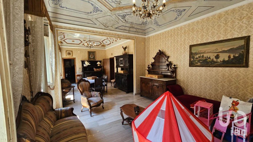 Appartamento 9 locali di 200 m² a Osimo (60027)