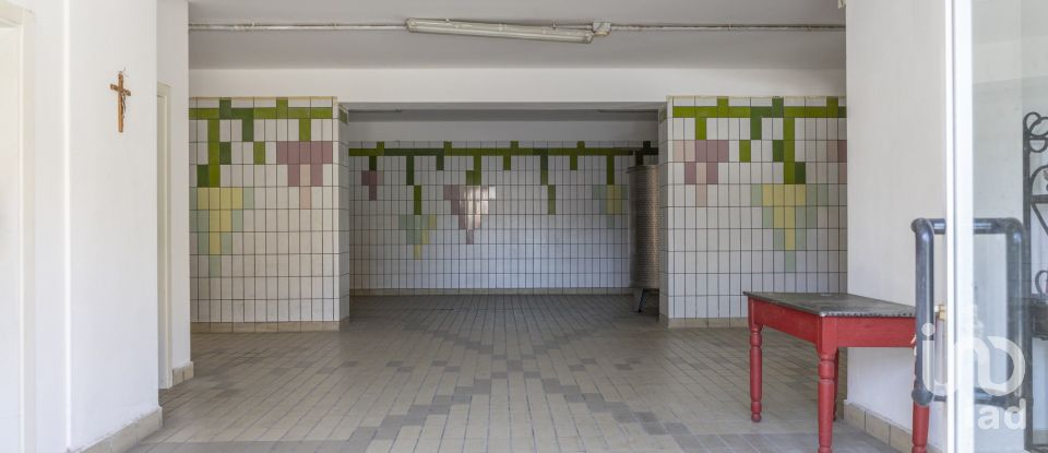 Negozio / locale commerciale di 503 m² in Recanati (62019)