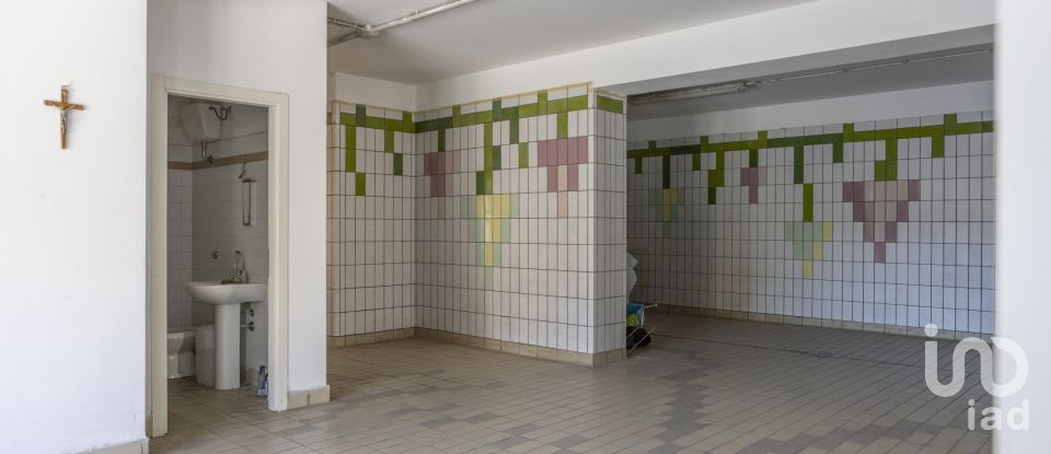 Negozio / locale commerciale di 503 m² in Recanati (62019)