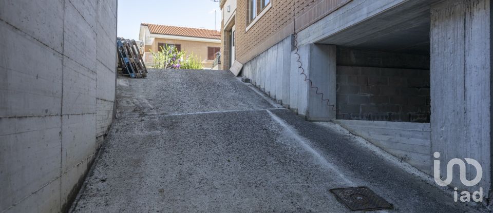 Negozio / locale commerciale di 503 m² in Recanati (62019)