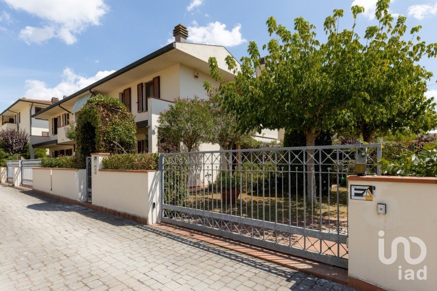 House 7 rooms of 135 m² in Pontedera (56025)