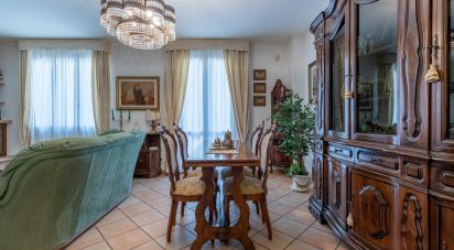 House 7 rooms of 135 m² in Pontedera (56025)