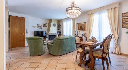 Casa indipendente / Villa 7 locali di 135 m² in Pontedera (56025)