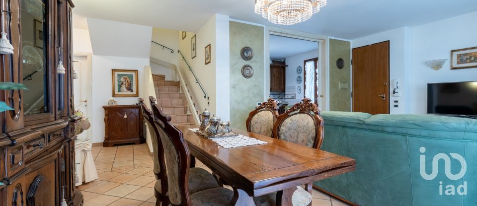 House 7 rooms of 135 m² in Pontedera (56025)