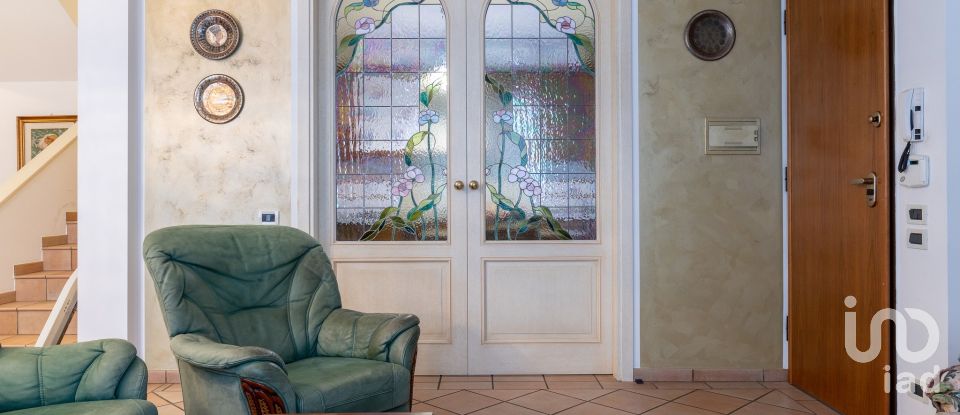 House 7 rooms of 135 m² in Pontedera (56025)