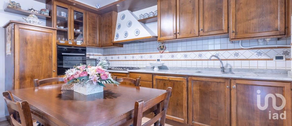 House 7 rooms of 135 m² in Pontedera (56025)