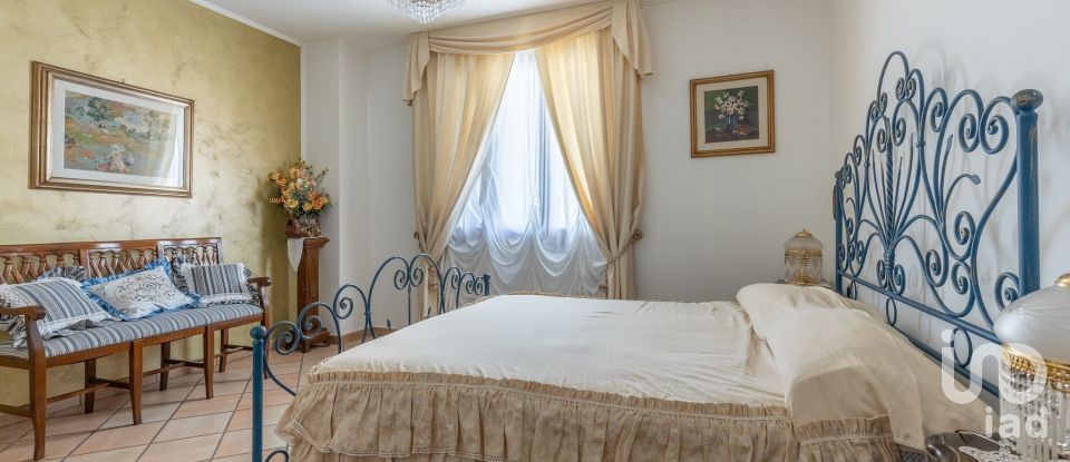 House 7 rooms of 135 m² in Pontedera (56025)