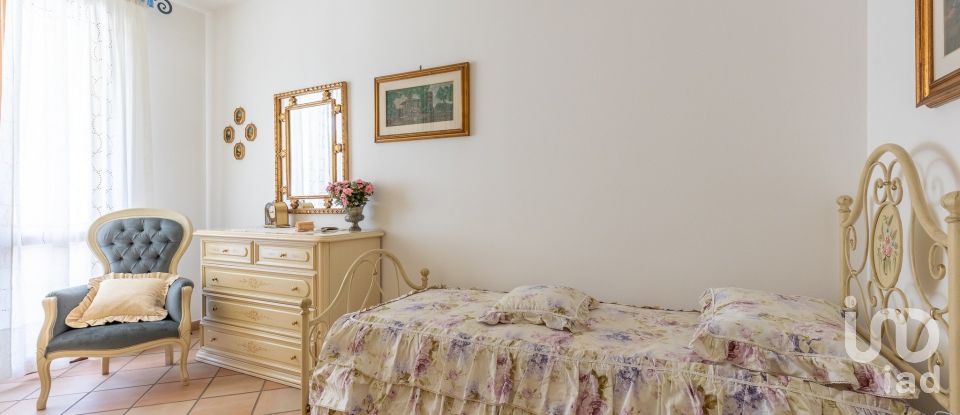 House 7 rooms of 135 m² in Pontedera (56025)