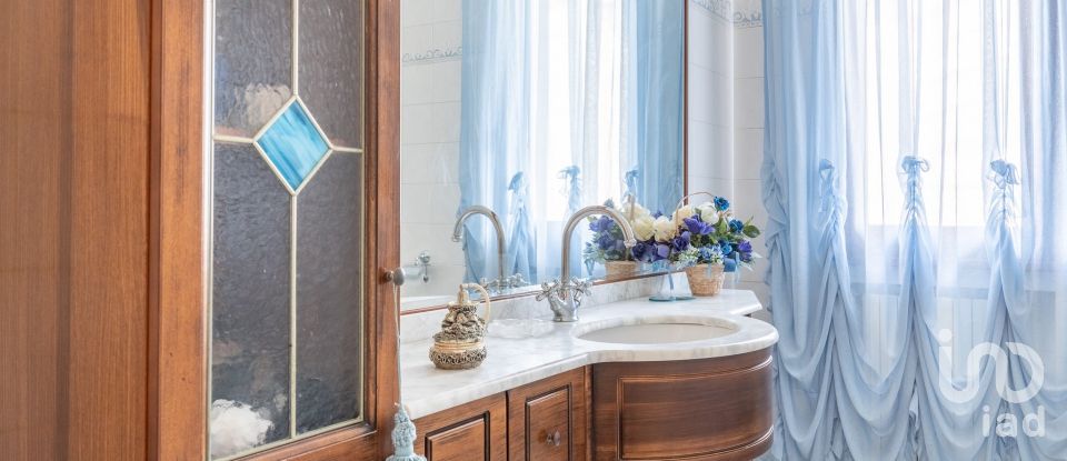 House 7 rooms of 135 m² in Pontedera (56025)