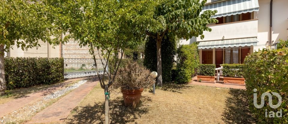 House 7 rooms of 135 m² in Pontedera (56025)