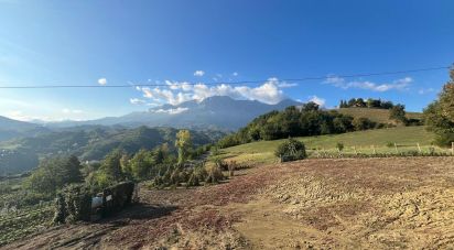 Villa Bifamiliare 12 locali di 329 m² in Castelli (64041)