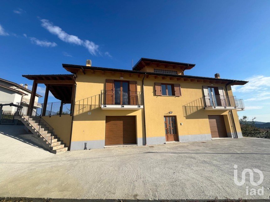 House boat 12 rooms of 329 m² in Castelli (64041)