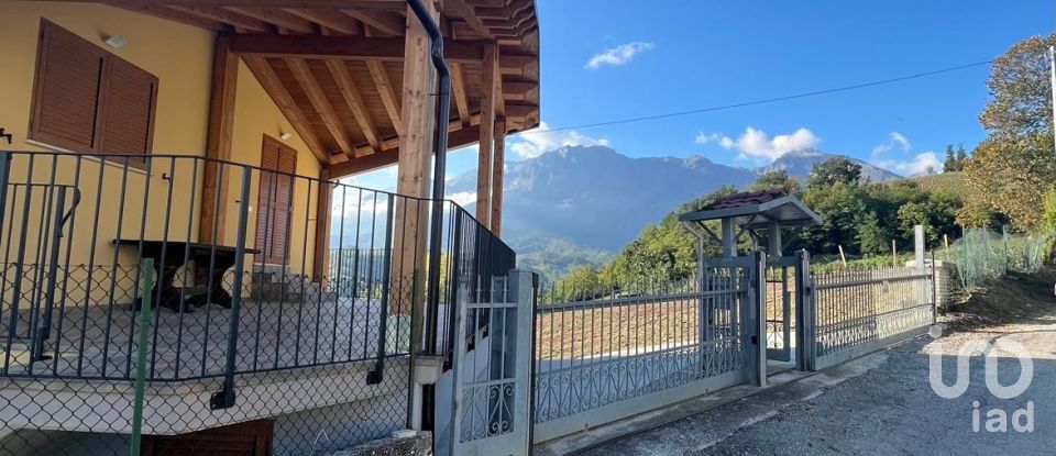 House boat 12 rooms of 329 m² in Castelli (64041)