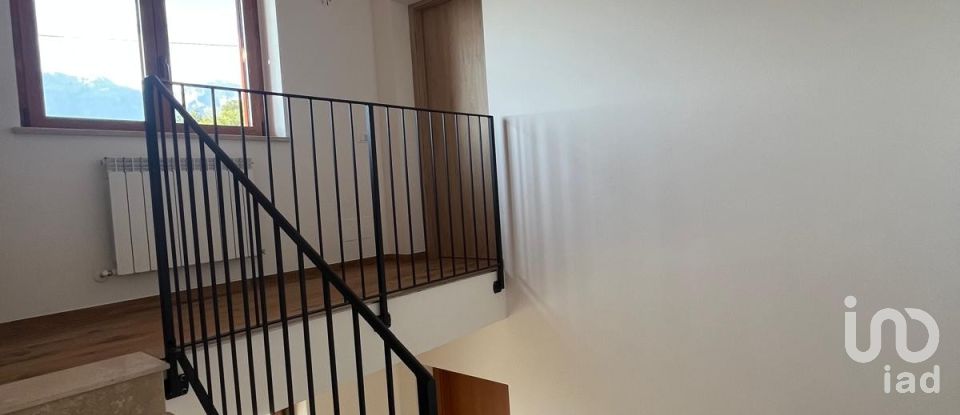 House boat 12 rooms of 329 m² in Castelli (64041)