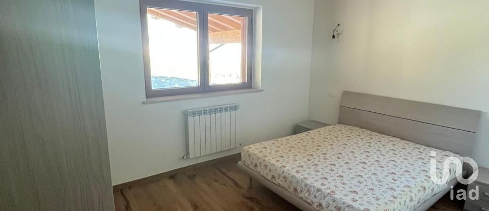 House boat 12 rooms of 329 m² in Castelli (64041)