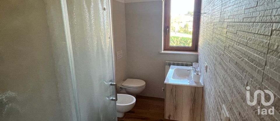 House boat 12 rooms of 329 m² in Castelli (64041)