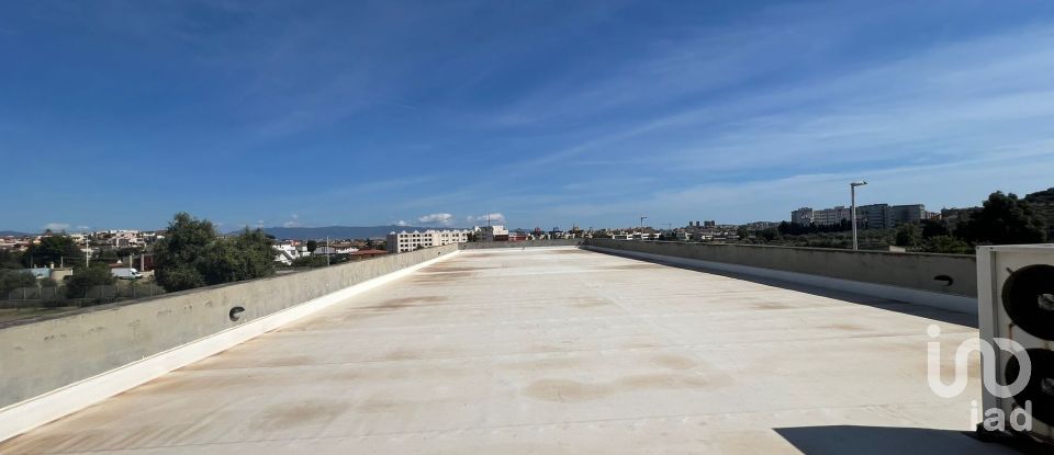 Negozio / locale commerciale di 190 m² in Cagliari (09121)