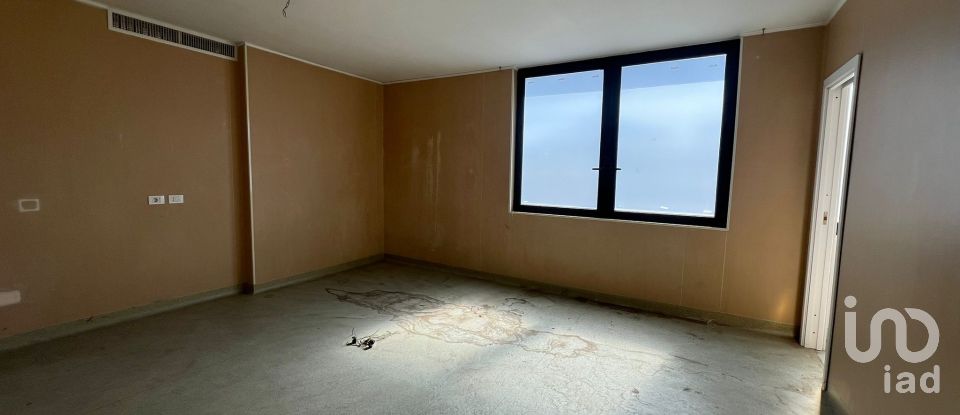 Negozio / locale commerciale di 190 m² in Cagliari (09121)