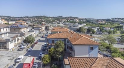 Shop / premises commercial of 230 m² in Ancona (60131)