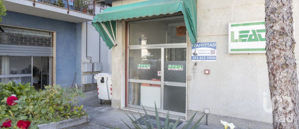 Shop / premises commercial of 230 m² in Ancona (60131)