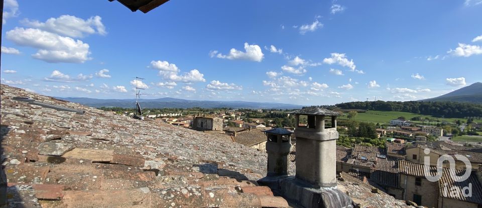 Trilocale di 100 m² a Sarteano (53047)