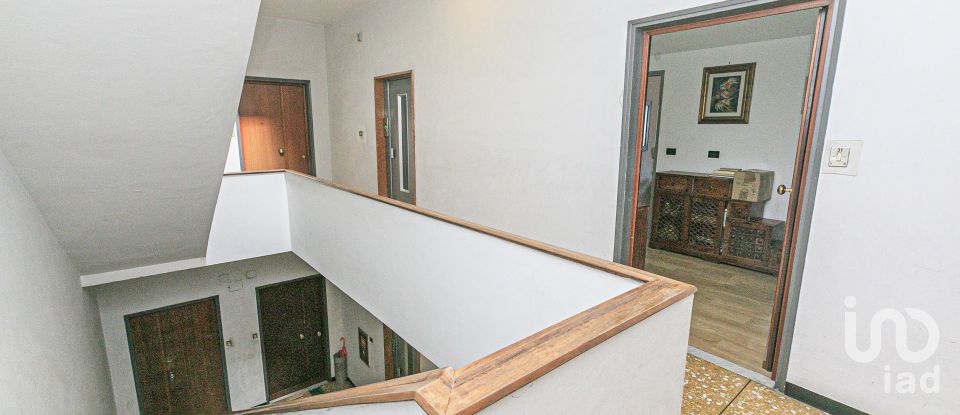 Monolocale di 60 m² a Genova (16151)