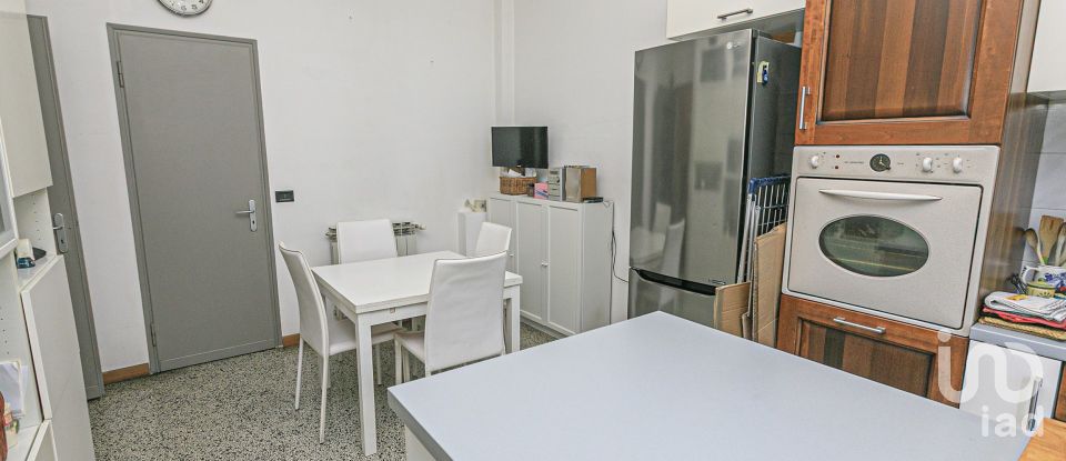 Monolocale di 60 m² a Genova (16151)