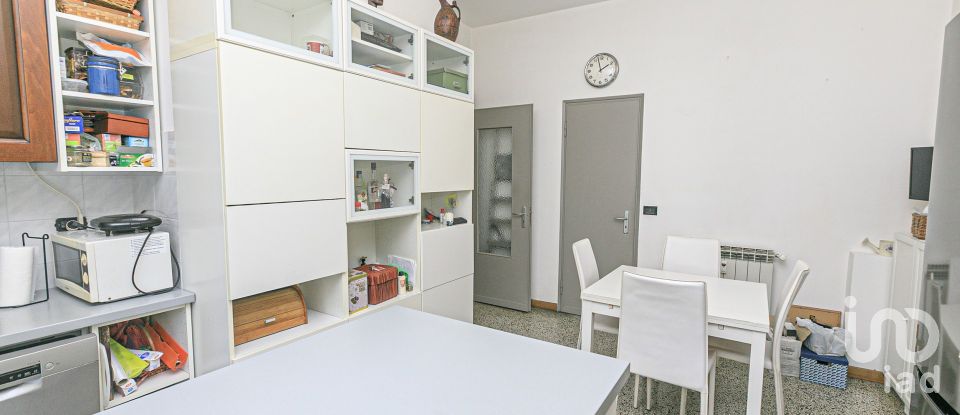 Monolocale di 60 m² a Genova (16151)
