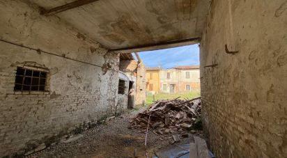 Costruzione di 900 m² in Asola (46041)