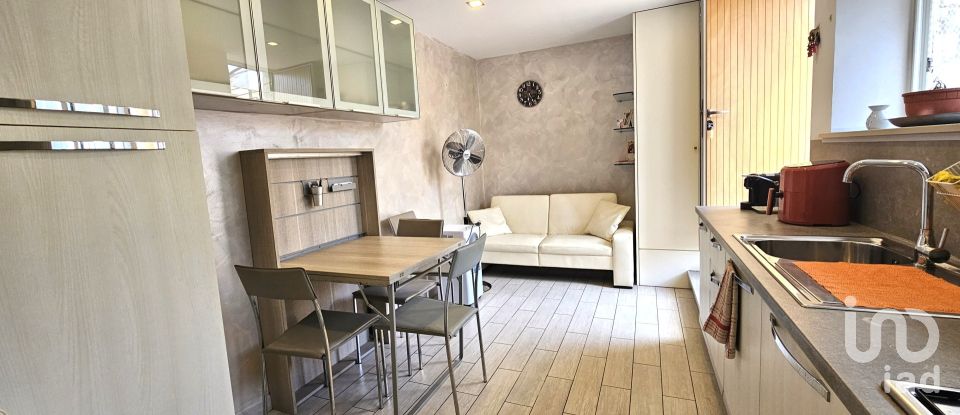 Traditional house 7 rooms of 119 m² in Boissano (17054)