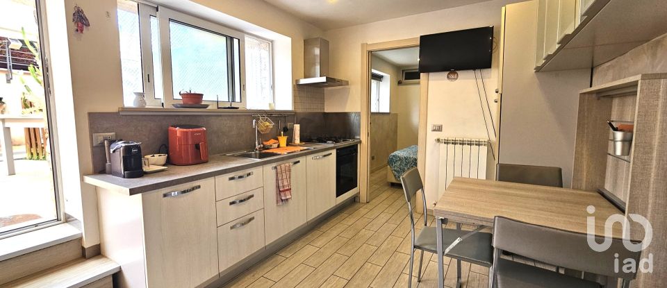 Traditional house 7 rooms of 119 m² in Boissano (17054)