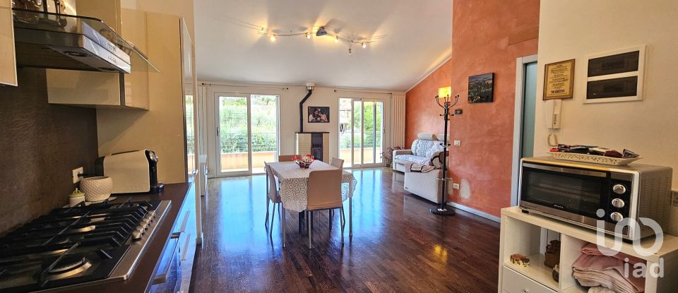 Traditional house 7 rooms of 119 m² in Boissano (17054)