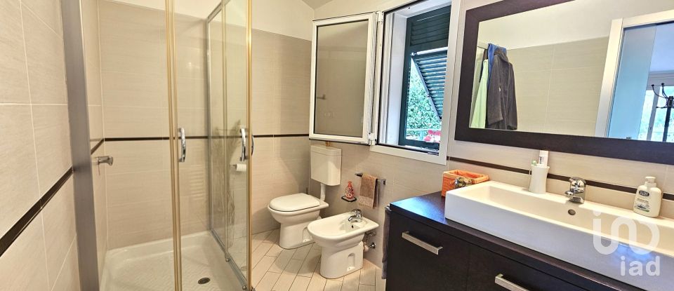 Traditional house 7 rooms of 119 m² in Boissano (17054)