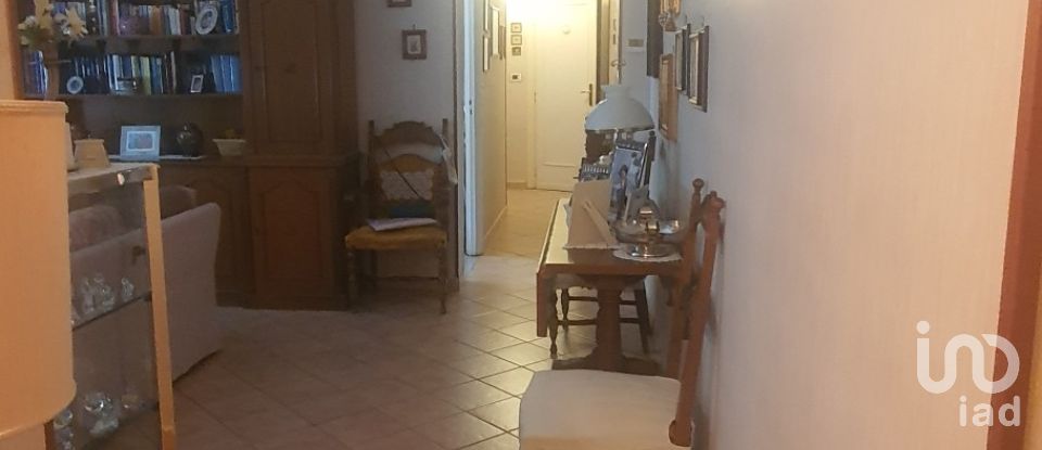 Appartamento 5 locali di 79 m² a Genova (16166)