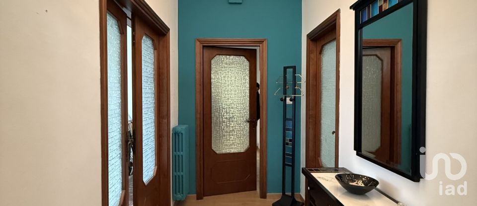 House 16 rooms of 200 m² in Roseto degli Abruzzi (64026)