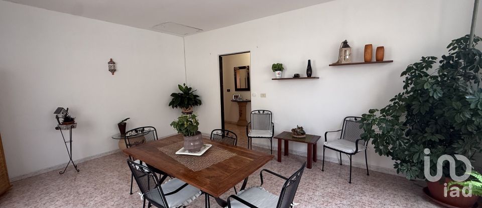 House 16 rooms of 200 m² in Roseto degli Abruzzi (64026)