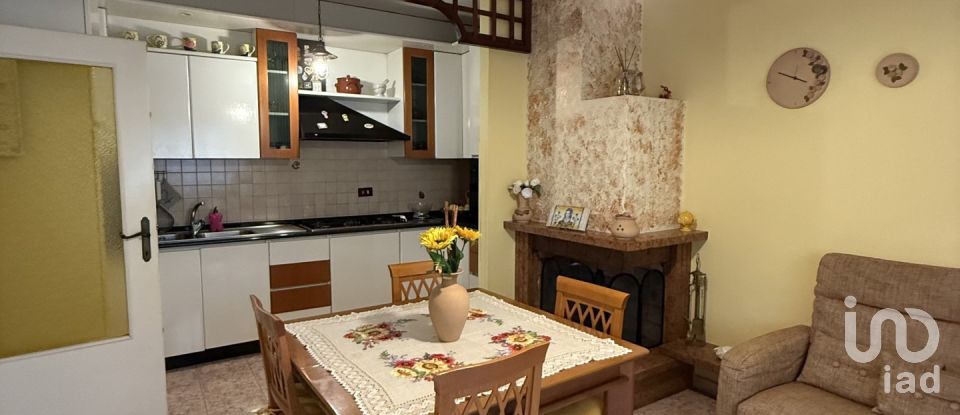 House 16 rooms of 200 m² in Roseto degli Abruzzi (64026)