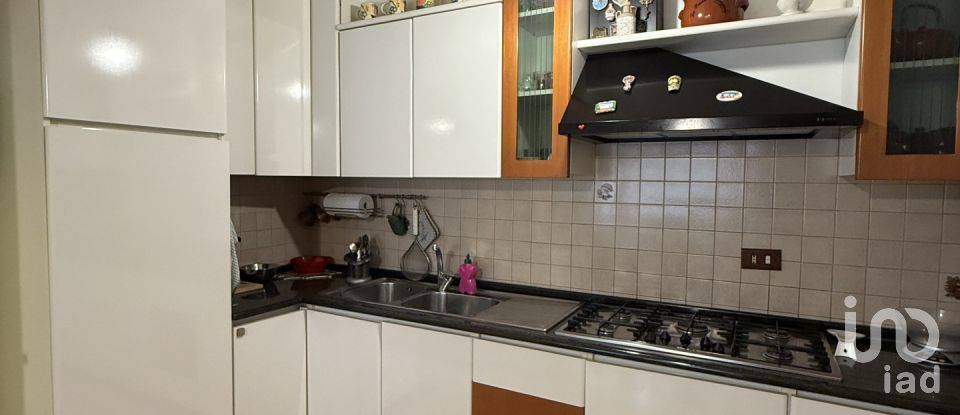 House 16 rooms of 200 m² in Roseto degli Abruzzi (64026)