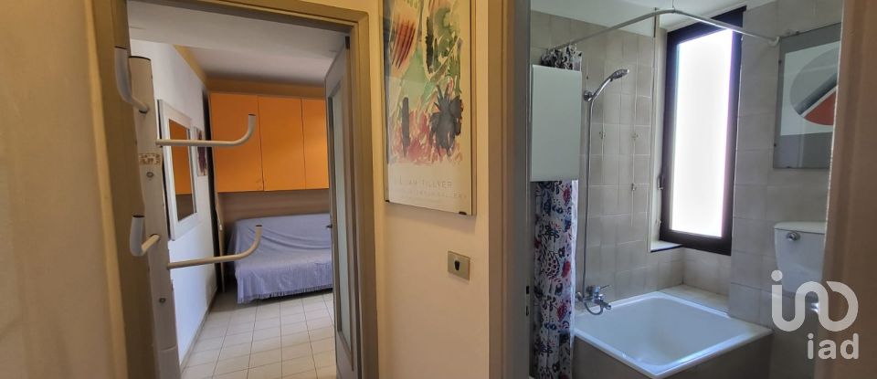 One-room apartment of 24 m² in Torino (10138)