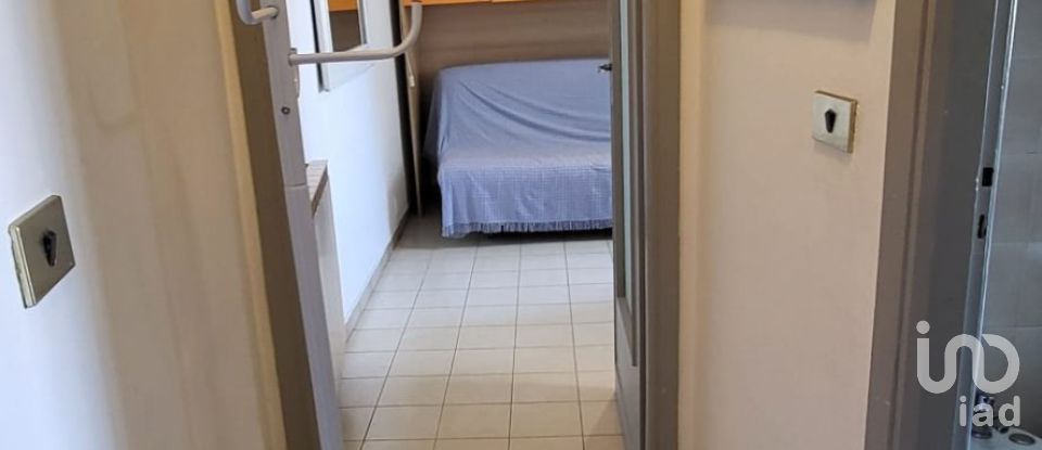 One-room apartment of 24 m² in Torino (10138)