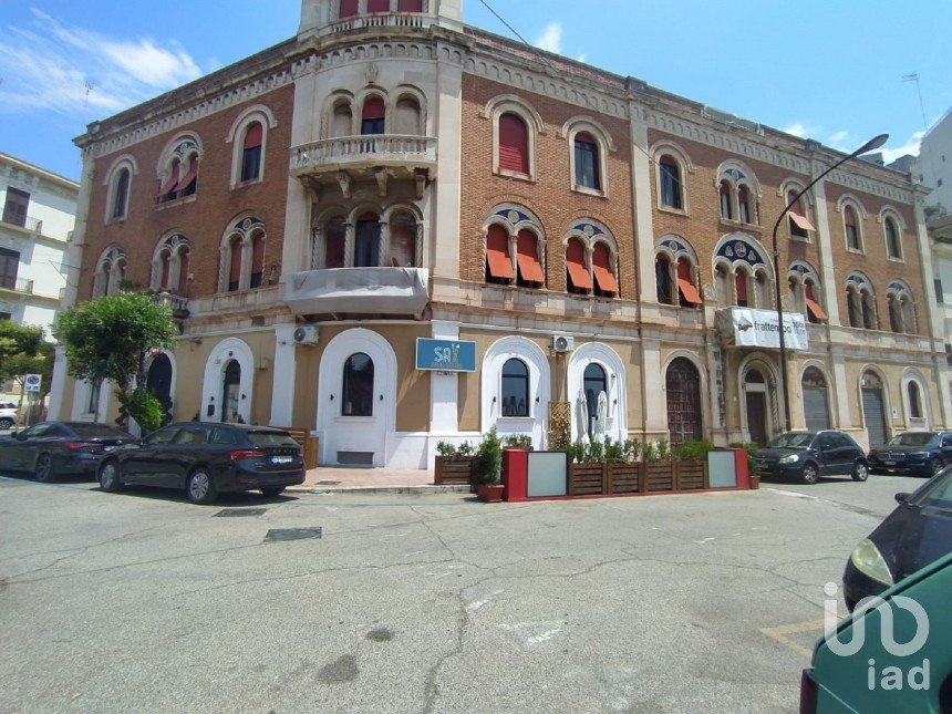 Appartamento 12 locali di 500 m² a Taranto (74123)